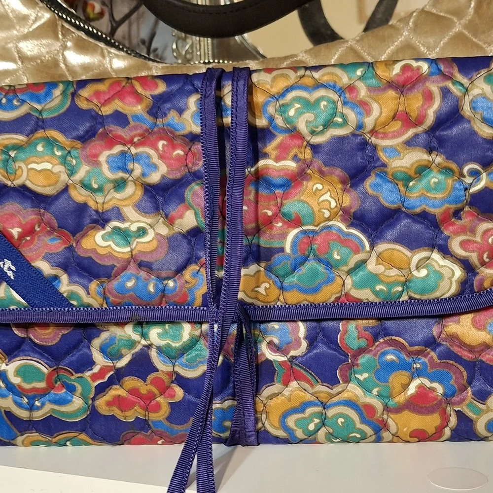 Oscar De La Renta Vibrant Quilted Travel Jewelry Organizer with Floral Pattern